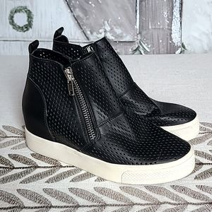 Steve Madden woman's mesh sneaker. Size 7.5.